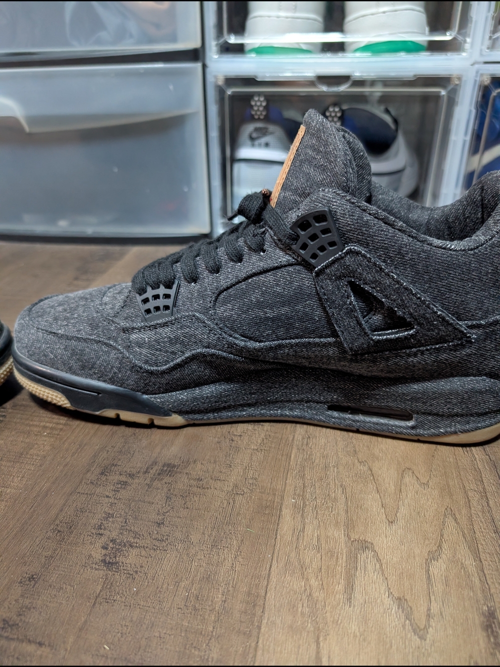 Air Jordan 4 x Levi's Black Denim - Picture 6 of 9